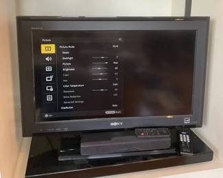 Sony TV And Insignia Soundbar