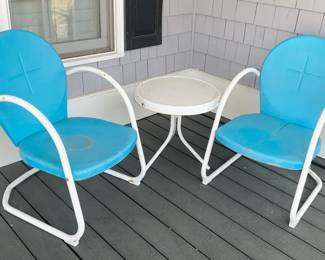 006 Retro Metal Chairs and Table