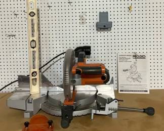 Ridged Compound Miter Saw With Exact line