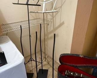 Metal folding music stands