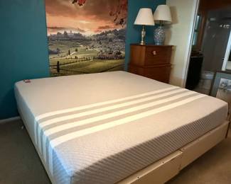 King foam mattress w/frame - like new, very comfy!
