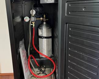 Edgestar Kegerator - brand new