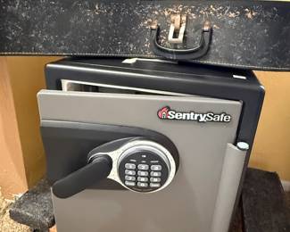 Sentry fireproof and waterproof digital safe