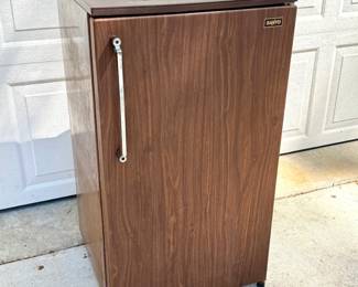 Sanyo Mini Fridge 