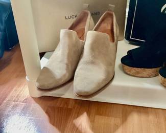Lucky Brand Vennia Suede Ankle Booties