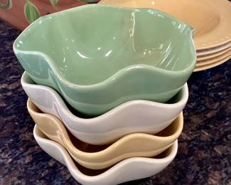 Southern Living Ruffled Rim Bowl