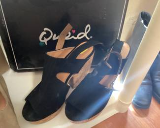 Qupid Black Wedge Sandals 