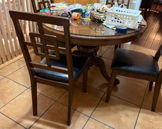 Round wood table with4 chairs