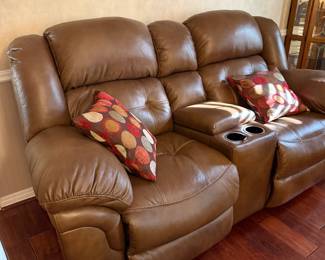 Reclining loveseat