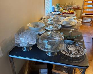 Cake stands and covers