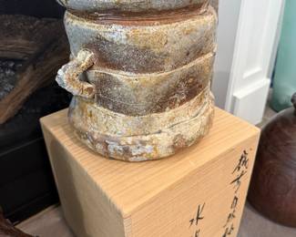 #54 Authenticate Echizen Yaki Japanese pottery Water Vessel w/original box $175.00