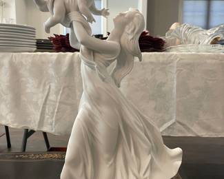 #64 Lladro "My Little Sweetie" 18" tall Handcrafted in Spain, Excellent! $699.00