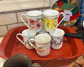 Decorative Mugs, Barbara Swarbick "King Parrots" Plate