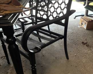 Outdoor Table & Chairs