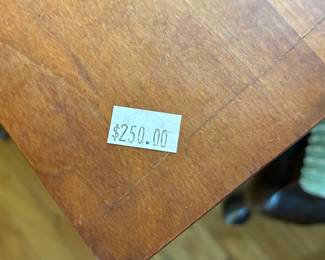 Dining Table & Chairs