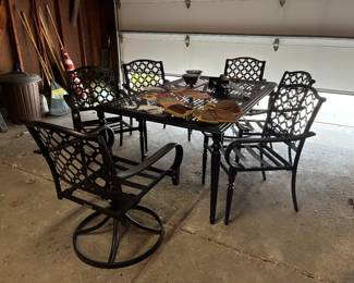 Outdoor Table & Chairs