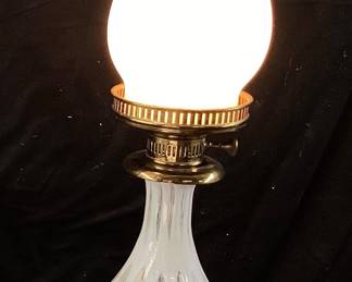 VTG. FENTON WHITE OPALESCENT COIN DOT LAMP GOOD WORKING CONDITION NO SHIPPING PICKUP ONLY