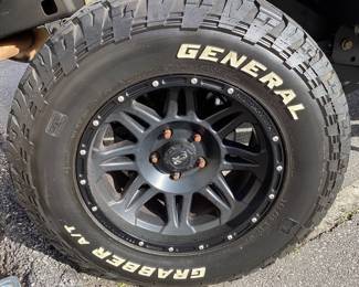 2017 Jeep UNLIMITED SPORT VIN: 1C4BJWDG5HL685624 Miles: 75138 Engine: V6 Color: CHARCOAL 2017 JEEP WRANGLER UNLIMITED SPORT 4x4, 75,138 MILES, 3.6L V6 ENGINE, 5 SPEED AUTOMATIC TRANSMISSION, LIFTED SUSPENSION, TITLE ON HAND