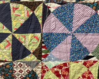 VINTAGE HAND STITCHED PINWHEEL PATTERN QUILT 68x74