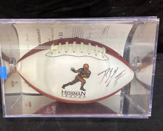 AUTOGRAPHED 2011 ROBERT GRIFFIN III #10 BAYLOR UNIVERSITY, COMMEMORATIVE HEISMAN TROPHY BADEN FOOTBALL, IN DISPLAY CASE WITH CERTIFICATE OF AUTHENTICITY NO SHIPPING PICKUP ONLY