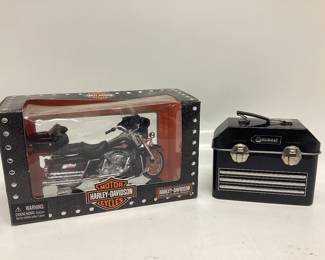 MAISTO 2005 HARLEY DAVIDSON ELECTRA GLIDE MOTORCYCLE DIE CAST AND MINI KOBALT TOOL BOX