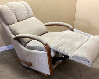 CREAM COLORED LAZY BOY RECLINER ROCKER CHAIR NO SHIPPING PICKUP ONLY