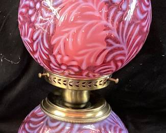  FENTON CRANBERRY DAISY & FERN GWTW HURRICANE PARLOR LAMP, GOOD WORKING CONDITION NO SHIPPING PICKUP ONLY