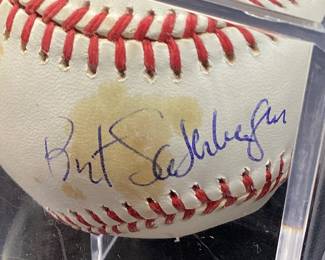 HOF KANSAS CITY ROYAL BRET SABERHAGEN AUTOGRAPHED BASEBALL 2 TIME CY YOUNG, 1985 WORLD SERIES MVP, NO COA