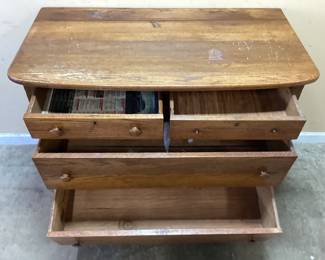 EARLY 1900s OAK CHEST OF DRAWERS, 4 DRAWERS SMALL DRAWER RIGHT SIDE NEEDS KNOBS NO SHIPPING PICKUP ONLY