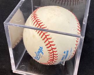 HOF KANSAS CITY ROYAL BRET SABERHAGEN AUTOGRAPHED BASEBALL 2 TIME CY YOUNG, 1985 WORLD SERIES MVP, NO COA