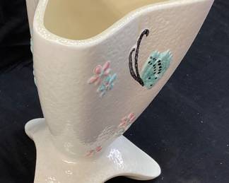 1950s HULL POTTERY B14 BUTTERFLY VASE, 10.5in H