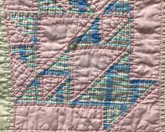 1920s HAND STITCHED BASKET PATTERN QUILT 60 x 78