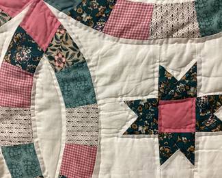  VINTAGE DOUBLE WEDDING RING QUILT WITH STAR CENTERS AND SCALLOPED EDGES 84x84
