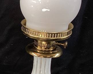 VTG. FENTON WHITE OPALESCENT COIN DOT LAMP GOOD WORKING CONDITION NO SHIPPING PICKUP ONLY
