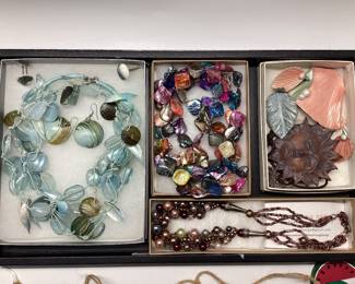 VINTAGE FASHION JEWELRY SEASHELL AND SEA GLASS WITH EARRINGS AND CUFF LINKS, PEARL, ARTIST CRAFTED PORCELAIN SEASHELLS AND SUN AND THREE WOODEN NECKLACES