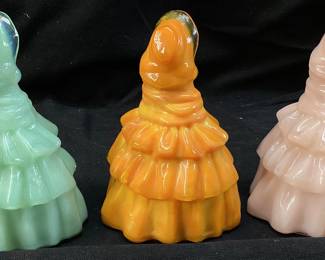 (3) BOYDS ART SLAG GLASS 1979-1980 LOUISE, DOLL FIGURINES PINK, APRICOT/PERSIMMON & GREEN