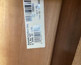 RIVERSIDE FURNITURE OVAL COFFEE TABLE NO SHIPPING PICKUP ONLY