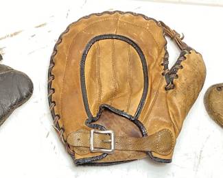 (3) LATE 19th-EARLY 20th CENTURY LEATHER BASEBALL MITTS & GLOVE