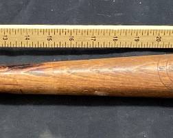 1920s-30s BONNIE LADDIE FULL SIZE BASEBALL BAT SUNDIAL SHOES FOR BOYS AND GIRLS ADVERTISING BAT, THE BAT HAS A CRACK REF PICTURES