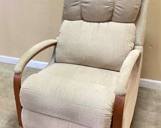 CREAM COLORED LAZY BOY RECLINER ROCKER CHAIR NO SHIPPING PICKUP ONLY