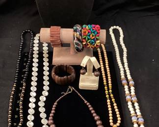  ASSORTED OMI BEADS, ZENZI & SHELL JEWELRY