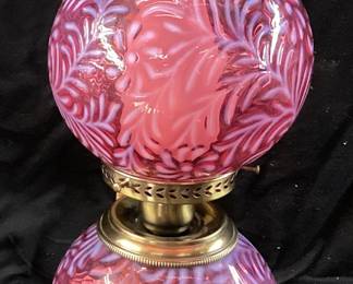  FENTON CRANBERRY DAISY & FERN GWTW HURRICANE PARLOR LAMP, GOOD WORKING CONDITION NO SHIPPING PICKUP ONLY