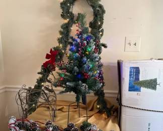 7.5 Prelit Christmas Tree, Christmas Decor