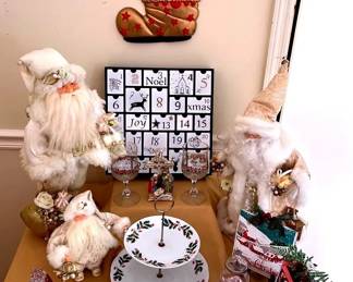 Old Fashioned St. Nicks  Christmas Decor