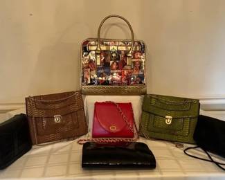 Fashion Purses Galore 