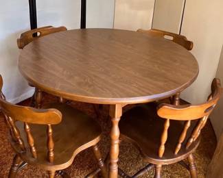 Early American Dining Set