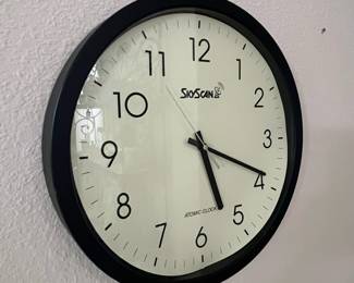 SkyScan Atomic Wall Clock