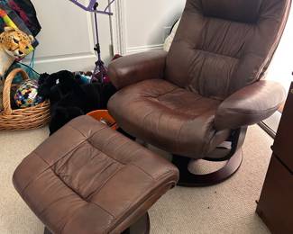 Lane Furniture “Stressless” style chair and ottoman