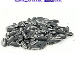 Lot 776 100pcs AI WEI WEI porcelain sunflower seeds. Unmarked. 