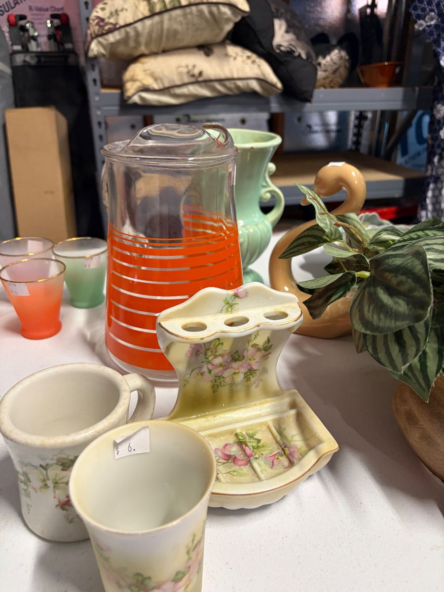 Kitchen items, bathroom items, home decor